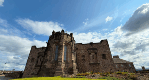 Read more about the article Guide for Visiting Edinburgh Castle in Scotland
